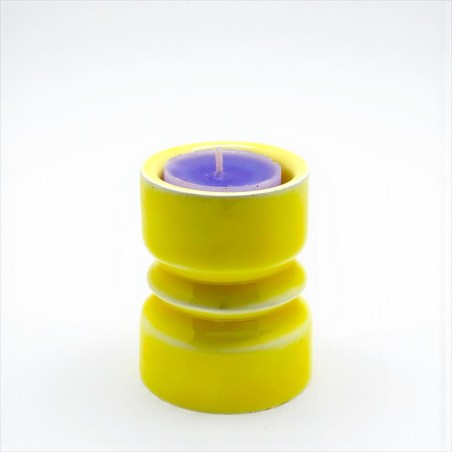 Kerzenhalter Turned yellow