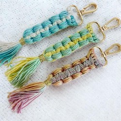 Keychain woven metallic