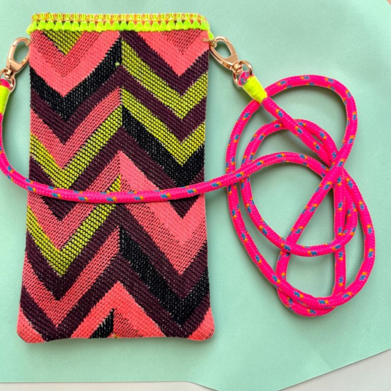 Cellphone Bag Geo Ricrac pink