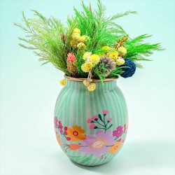 Vase flowerborder mint