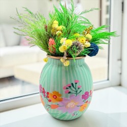 Vase flowerborder mint