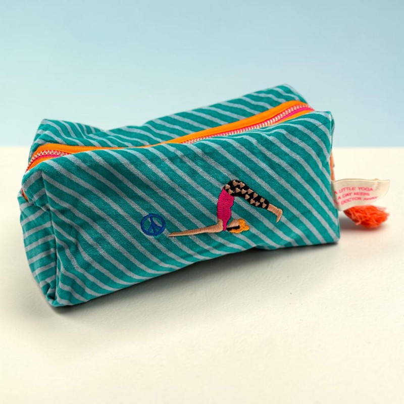 Kosmetiktasche Velvet Yoga L forestplum