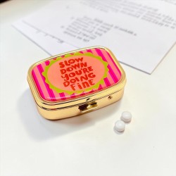 Boîte à pilules Slow down