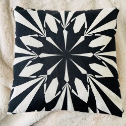 Cushion Cover Star B/W 4040