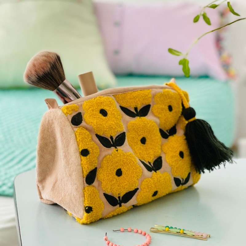 Pouch zip yellow flower